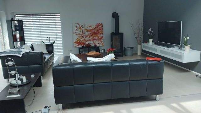 Blick Wohnzimmer mit Kamin.jpg